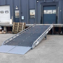 Laadbrug zonder horizontaal platform